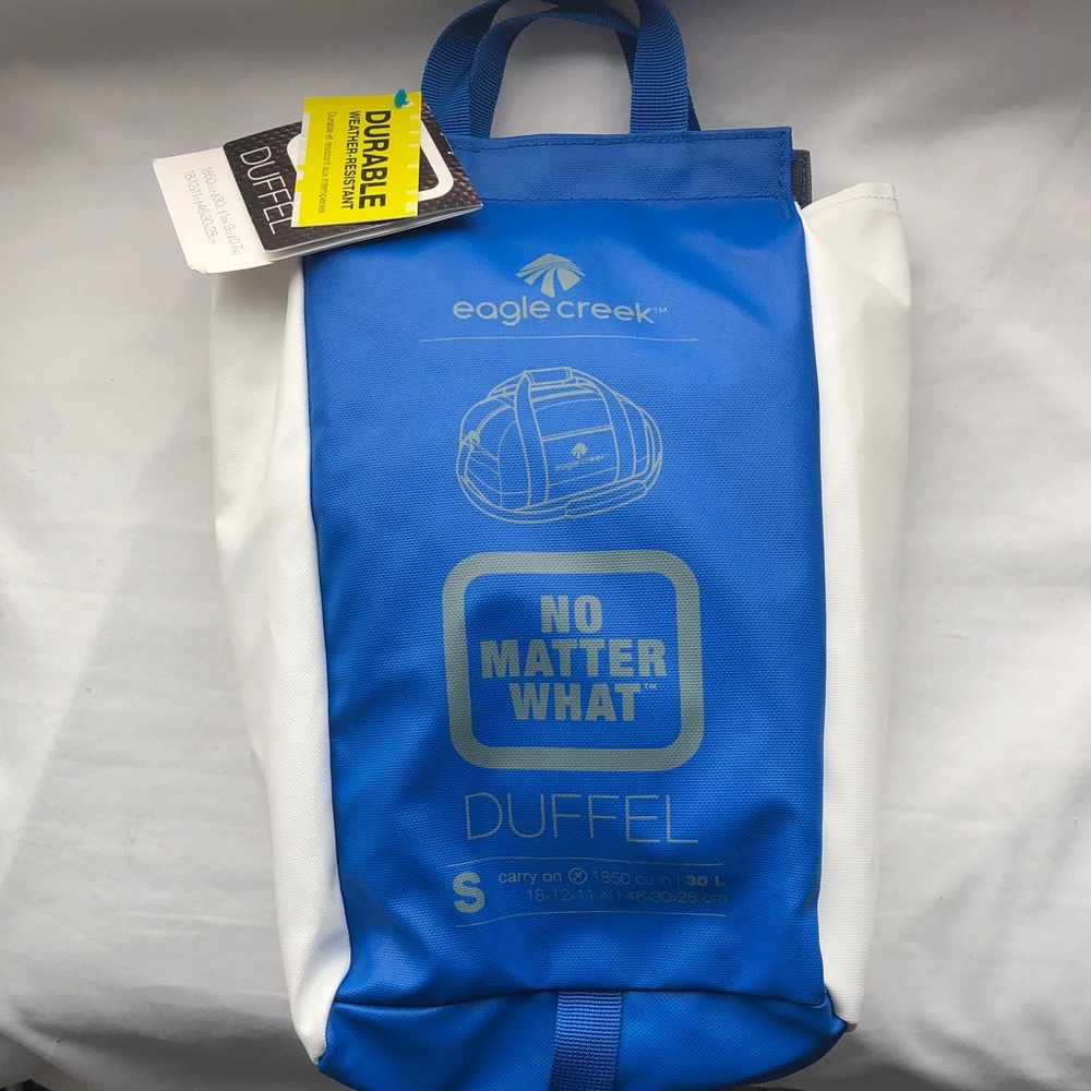 NWT Eagle Creek No Matter What Small Duffel Bag in the White/Cobalt Colorway